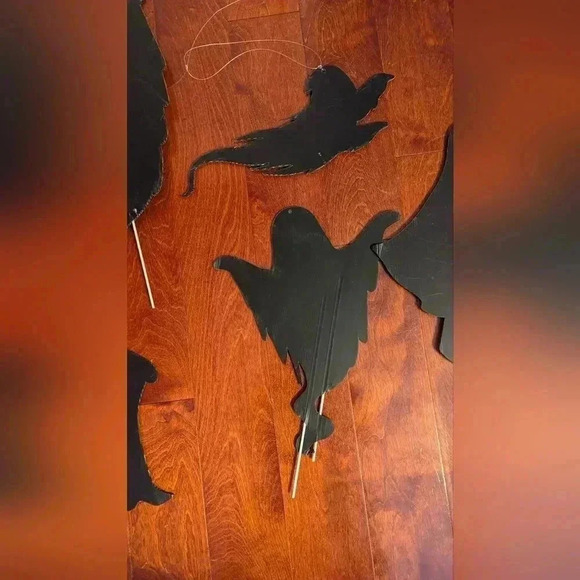 Ghost Halloween Yard Decoration Signs (EUC) - Picture 6 of 7